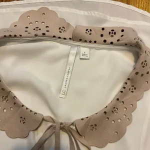 LC Lauren Conrad Women’s Large Sleeveless Keyhole Floral Ruffle White Top thumbnail 7