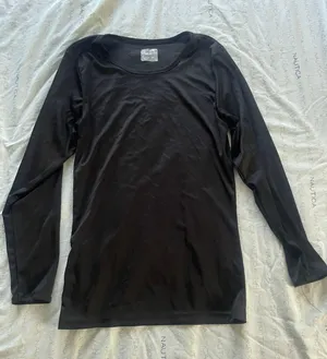 Women Size Small Long Sleeve Under Shirt thumbnail 1