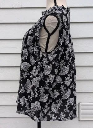 Loft Sleeveless Loose Fit Black and White Floral Top thumbnail 3