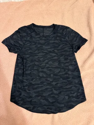 Lululemon T-Shirt thumbnail 2