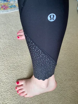 Lululemon 7/8 Black Scalloped Reflective Leggings thumbnail 6
