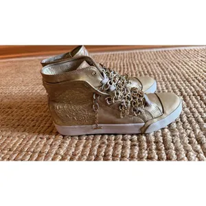 Upper Echelon “Nice” Women’s 8.5 Gold Leather Chain High Tops thumbnail 3