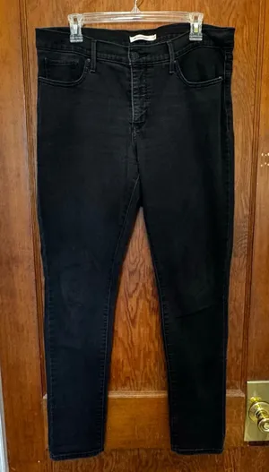 Levi’s 311 Shaping Skinny Black Denim Jeans Womens Tag 32 Measures 36‎ thumbnail 1