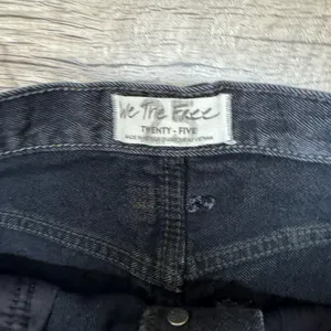 We The Free‎ People Black Mid Rise Fray Hem Button Fly Jean Short Shorts Size 25 thumbnail 4