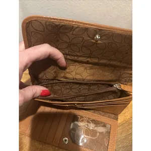 FOSSIL Brown Pebbled Leather~Trifold Wallet‎ w/Buckle & Stitch Design~Women's thumbnail 7