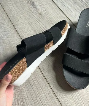 Madden Girl Black Platform Sandals thumbnail 3