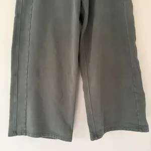 Lululemon Scuba Mid Rise Wide Leg Pant Full Length Green Women's‎ Size 10 thumbnail 2