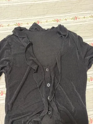 Ruffle Trim Button V thumbnail 4