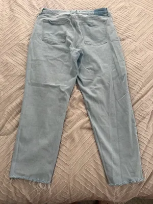 Abercrombie High-Rise Mom Jeans curvy love thumbnail 3