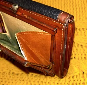 Dooney & Bourke Vintage Leather Wallet w Kisslock Change Section thumbnail 9