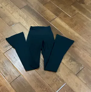 Lululemon pants thumbnail 2
