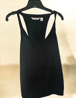 Derek Heart Black Sleeveless Cut Out Tank Top thumbnail 1
