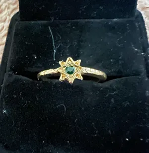 Women’s Gorgeous Gold Plated Ring Size 7 thumbnail 1