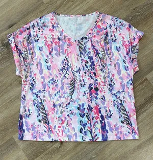 Pink pattern v neck short sleeve tshirt. Very soft Size XL thumbnail 1