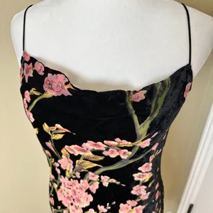 NWT PEPPERMAYO Floral Velvet Burnout Drape neck Mini Dress Size 6 thumbnail 3