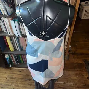 Showpo abstract artsy v- neck sz 8 a-line mini dress thumbnail 2