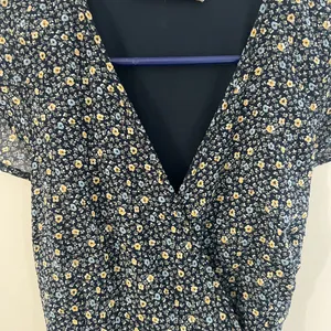 Abercrombie & Fitch Navy Floral wrap Dress with ties. Size XS. thumbnail 3