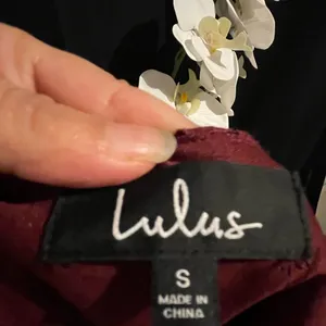 ‎NWT-Burgundy Lace Dress-Size Small thumbnail 3