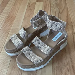 Steve Madden Platform Sandals Womens 6 Tan Bandi Snake Print Casual thumbnail 2