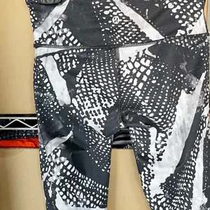 Lululemon Crop Leggings 6 thumbnail 6