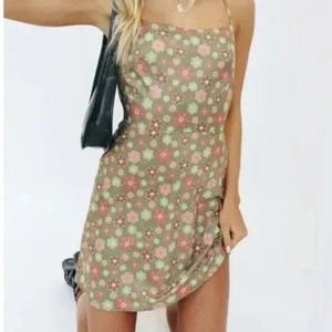 Verge Girl Green Hippie Retro Floral Silky Open Back Mini Dress NEW US Size 2 thumbnail 2