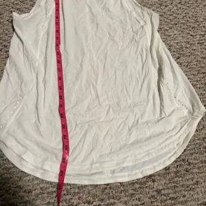 Lululemon Sculpt Tank Top White- Size Medium thumbnail 5