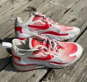 Nike Air Max 270 React thumbnail 1
