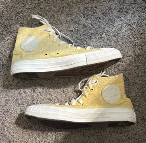 Yellow high top converse  thumbnail 1