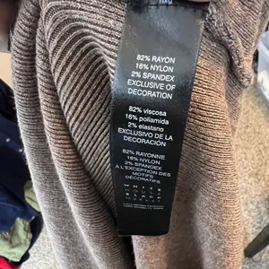 WHBM Cold‎ Shoulder Sweater thumbnail 8