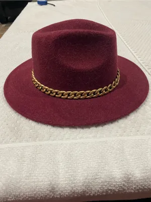 Cherokee Burgundy Felt Fedora with Gold Chain Trimu thumbnail 2