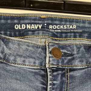 Old Navy Rockstar‎ Mid-Rise Skinny Jeans Blue Distressed 10 Long Stretch Denim thumbnail 3