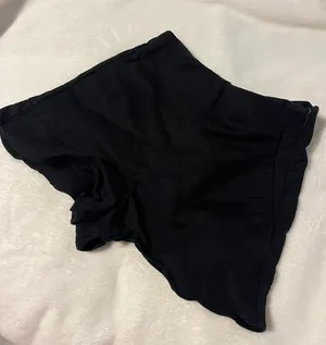 ZARA Black  Shorts thumbnail 1