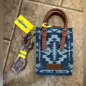 NWT Wrangler Laser Cut Printed Square Cross Body bag thumbnail 7