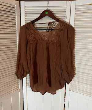 Forever 21 SMall Rust Brown Lace Peasant Top thumbnail 1