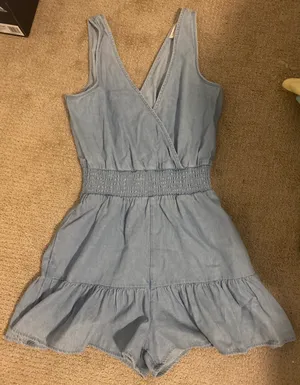 American Eagle Outfitters thumbnail 1