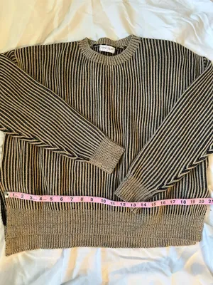 Vestique Oversized Sweater thumbnail 6