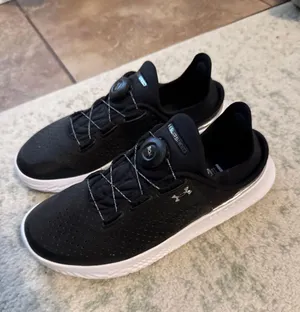 Under Armour Shoes thumbnail 1