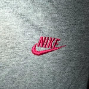 Nike Gray Long Sleeve Tee with Pink Contrast Sleeves thumbnail 3