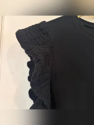 Zara Ribbed Black Cropped Top. Size: Medium. thumbnail 2