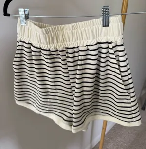 Miou muse boutique shorts thumbnail 1