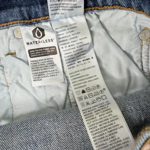 New Levi’s 501 Original High Rise Raw Hem Button Fly Denim Shorts Size 24W thumbnail 6