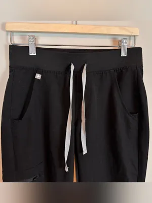FIGS Technical Collection High Waisted Black Cargo Jogger Scrub Pants XS Petite thumbnail 4