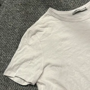 Zara White Baby‎ Tee thumbnail 4