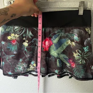 Lululemon Run: Pace Setter Skirt (Regular)
Curious Jungle Multi / Black thumbnail 10