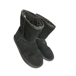 Sh3. Bear paw boots size 5 thumbnail 4