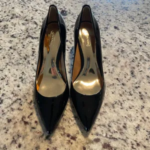 Coach Zoee Pump Women 6.5B Black Patent Leather Officecore Pointed Stiletto Heel thumbnail 2