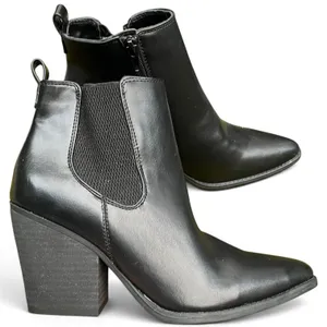 Naturalizer SOUL Micah Chelsea Boots Black Pointed Toe Block Heel Size 7 thumbnail 1