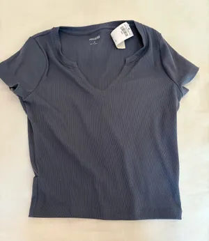 Hollister top thumbnail 1