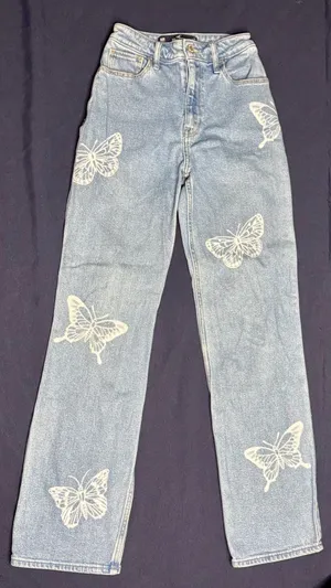 Hollister Ultra High-Rise Dad Jean Butterfly Print Size 00R thumbnail 2