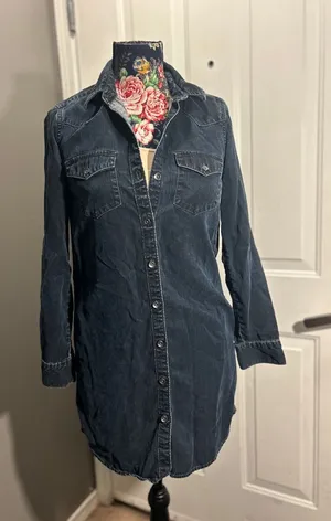 GAP 1969 Western Denim Shirtdress Womens XS Dark Indigo Blue Pearl Snap Mini Dre thumbnail 1